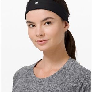 Lululemon Fly Away Tamer Headband II - NWT